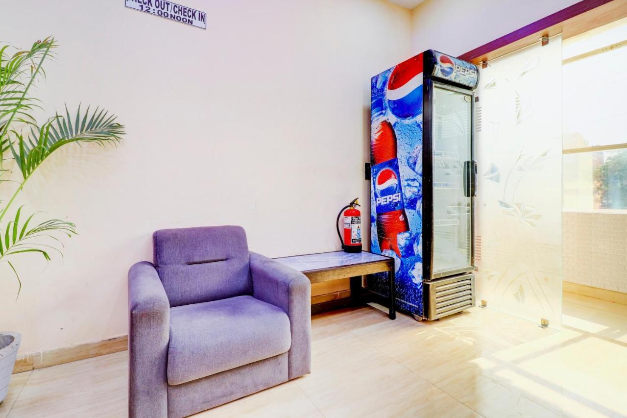 Oyo Flagship 73009 Hotel City Inn Dayal Bagh Exterior foto